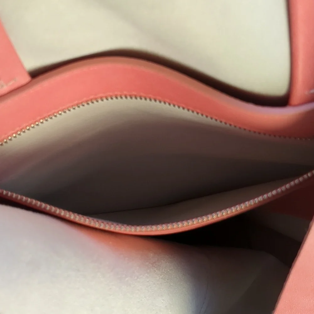 Celine Vertical Cabas Pink Lambskin - EUC